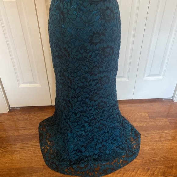 Beautiful Eliza J formal gown - Picture 3 of 10